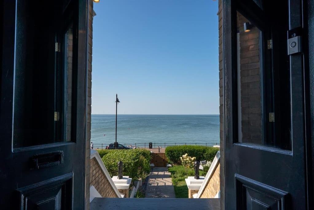 Beachfront Luxury Home With Spectacular Sea Views Herne Bay Εξωτερικό φωτογραφία